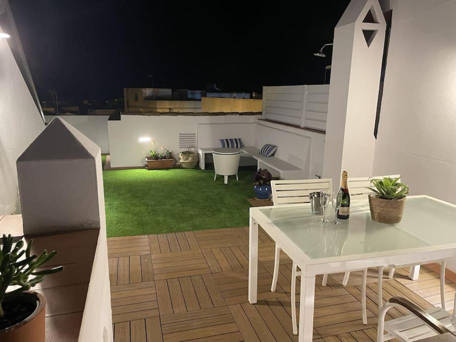 Casa Lola Conil, Azotea Al Mar Y Parking Solo Familias O Parejas Villa Conil De La Frontera Luaran gambar