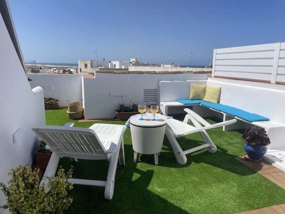 Casa Lola Conil, Azotea Al Mar Y Parking Solo Familias O Parejas Villa Conil De La Frontera Luaran gambar